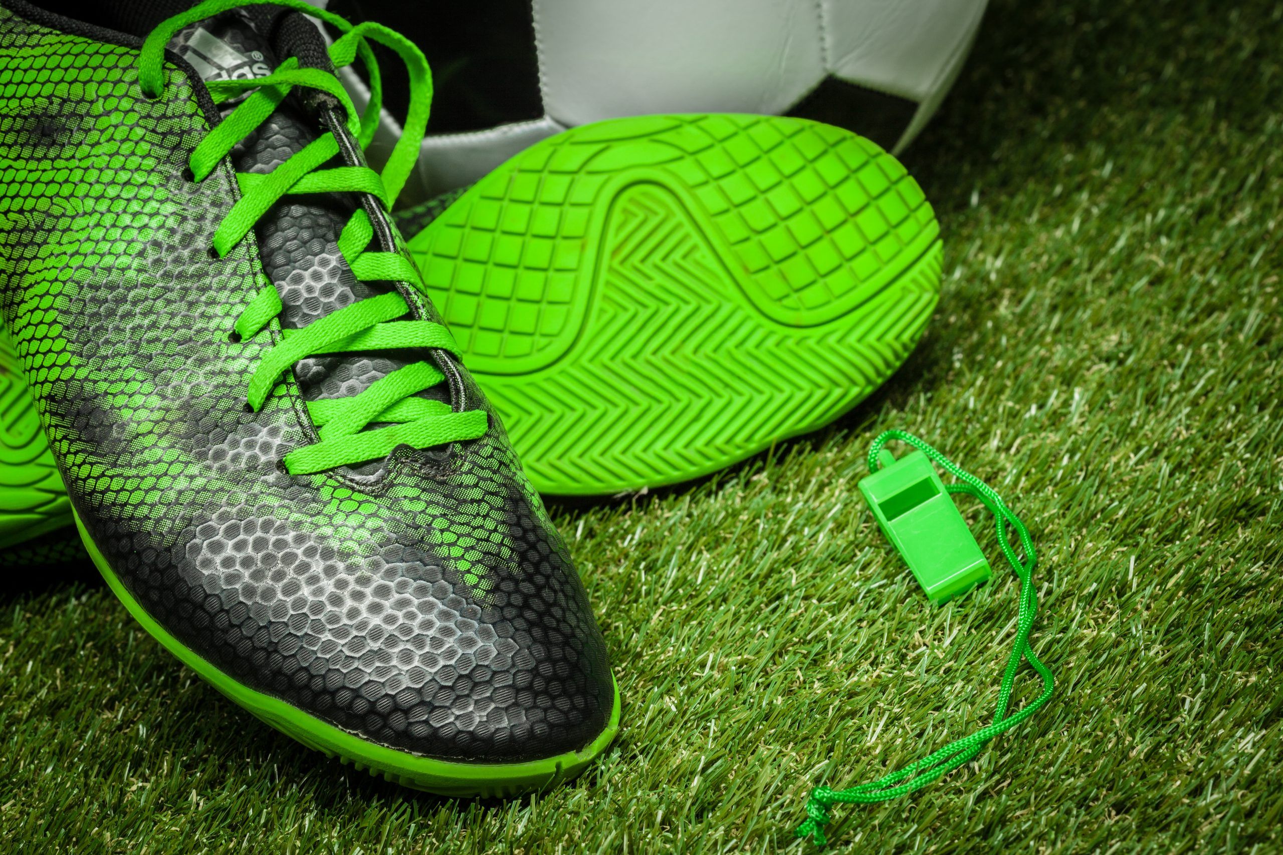 Winning Strategies for Betting on Elite Football Leagues